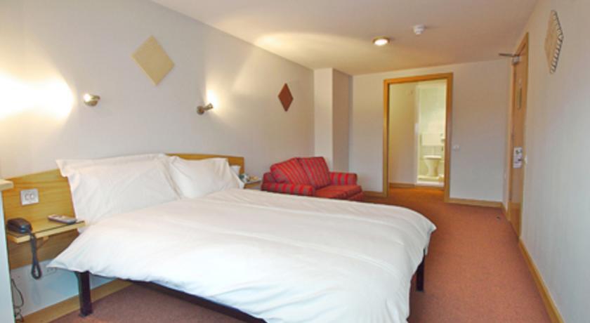 Rosemount Hotel Heathrow Hounslow Quarto foto